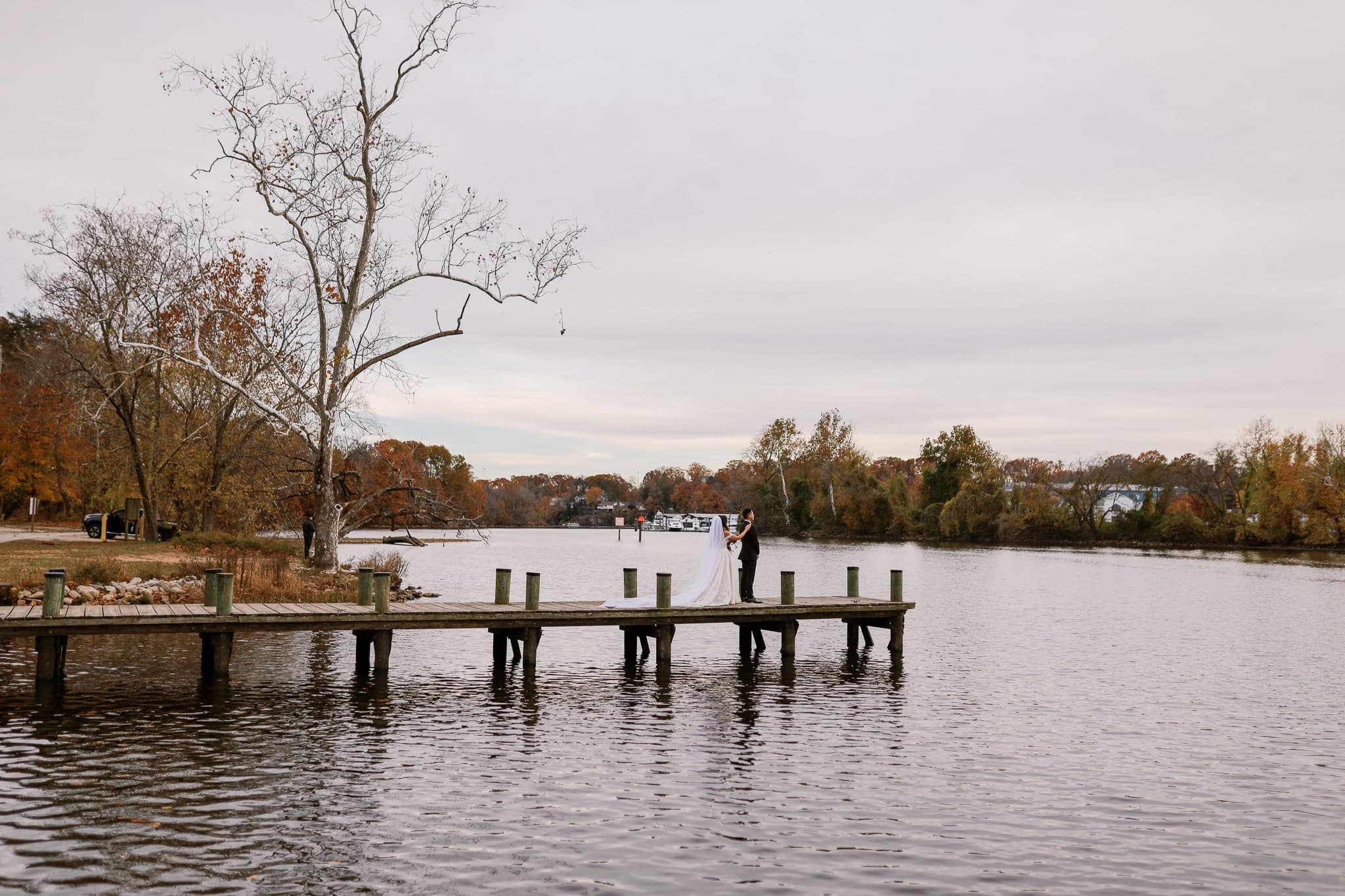 The couple meeting at the end of the dock